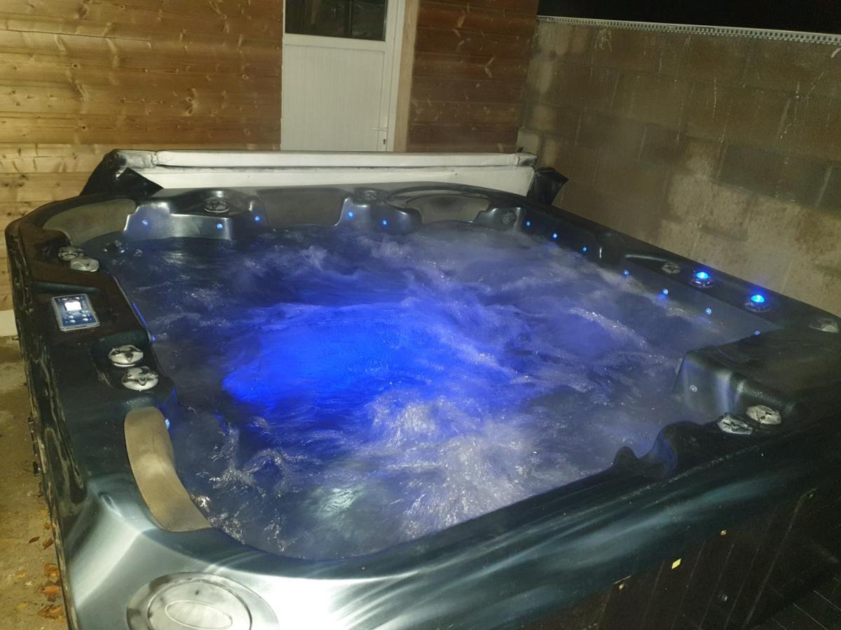Gite Atypique Avec Jacuzzi Hillion Extérieur photo